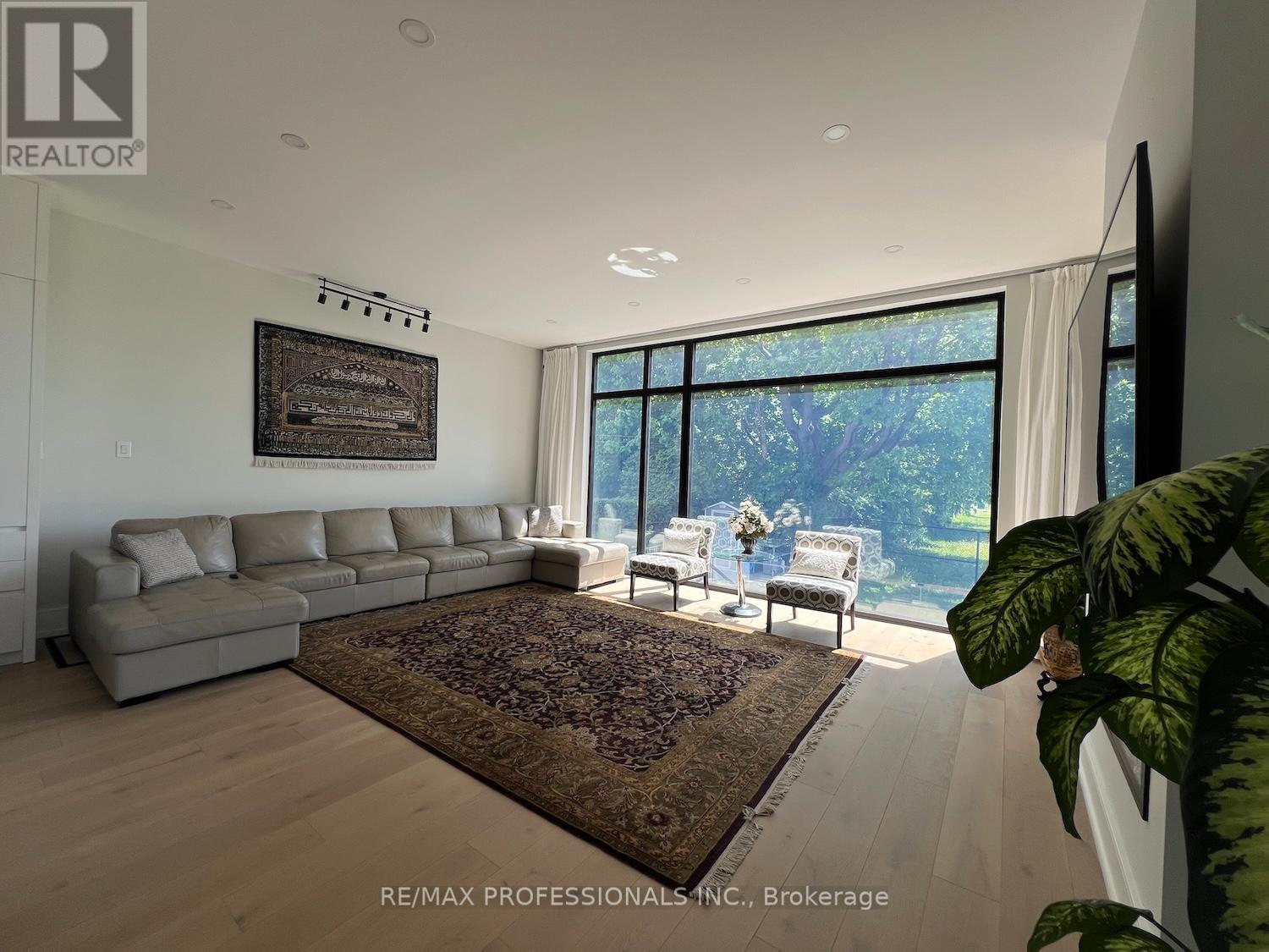 2206 Utely Road, Mississauga, Ontario  L5J 1X1 - Photo 6 - W12801708