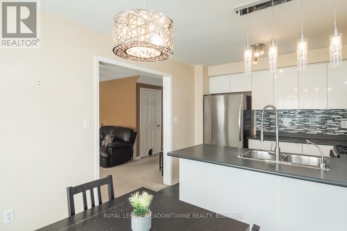 885 Gazley Circle, Milton, Ontario  L9T 6L7 - Photo 17 - W12801716