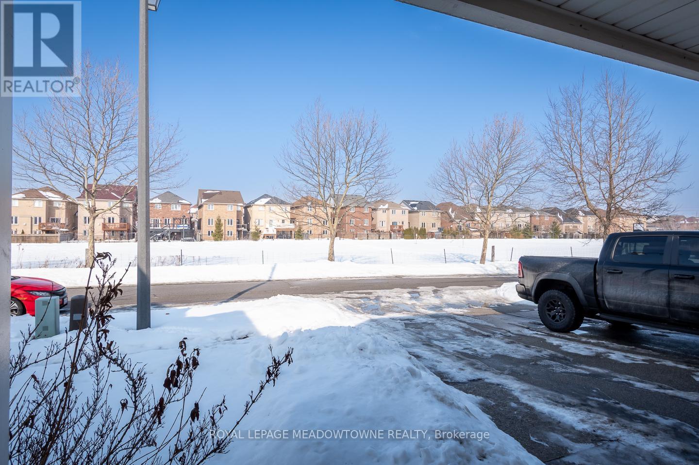 885 Gazley Circle, Milton, Ontario  L9T 6L7 - Photo 3 - W12801716