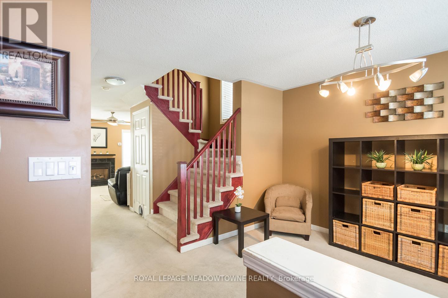 885 Gazley Circle, Milton, Ontario  L9T 6L7 - Photo 4 - W12801716