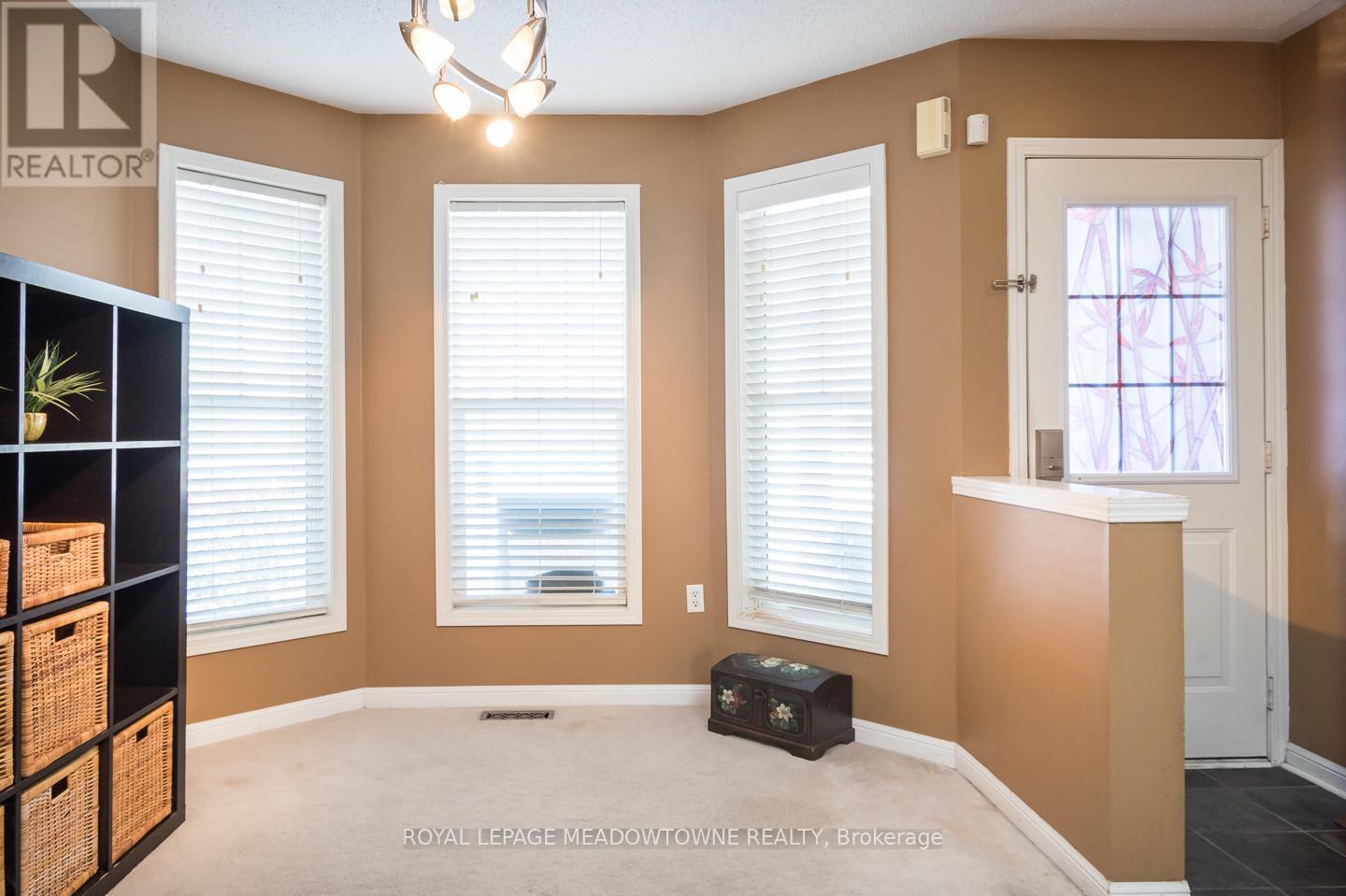 885 Gazley Circle, Milton, Ontario  L9T 6L7 - Photo 6 - W12801716