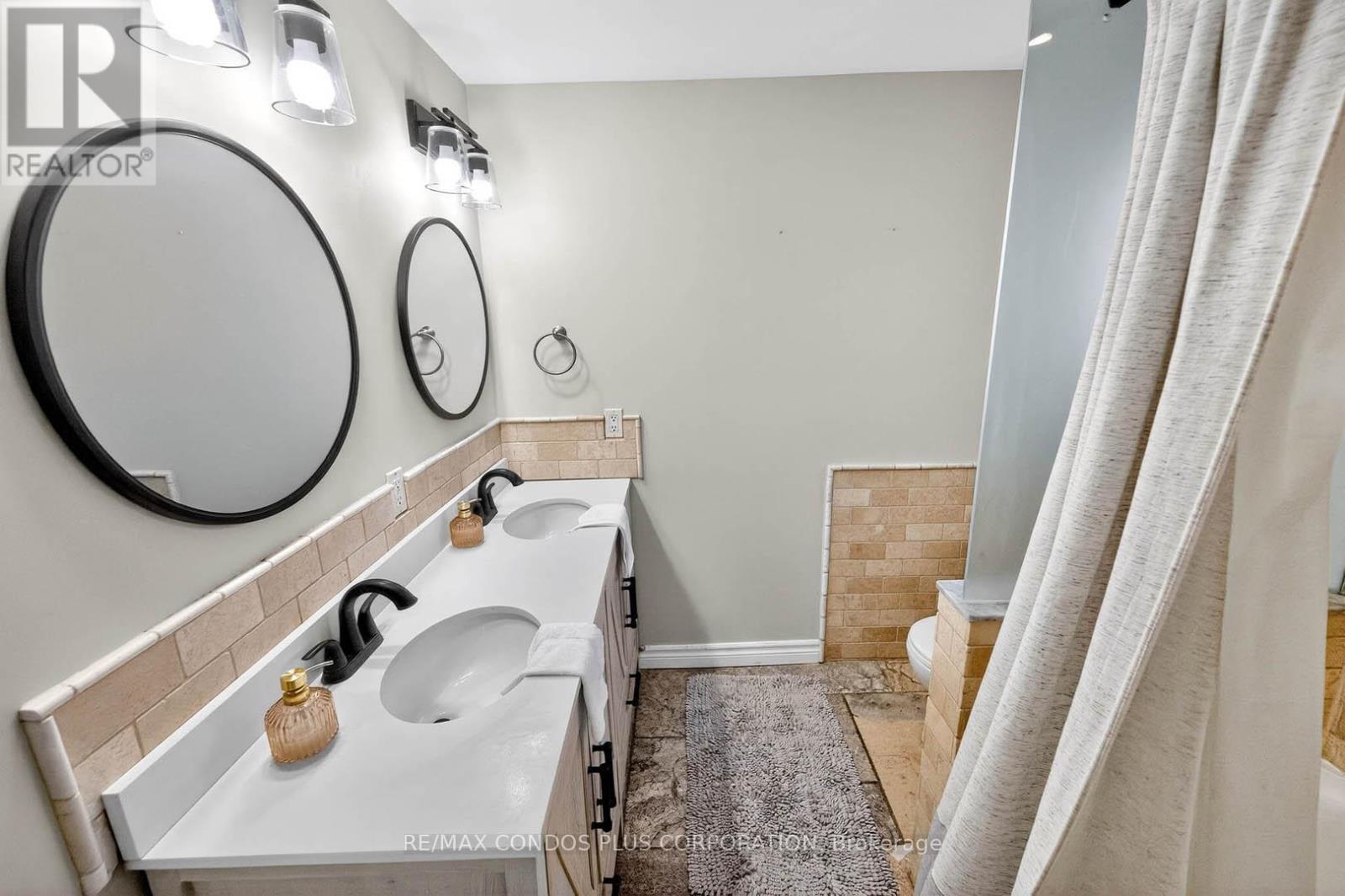 6956 Cadiz Crescent, Mississauga, Ontario  L5N 1Y4 - Photo 17 - W12801722