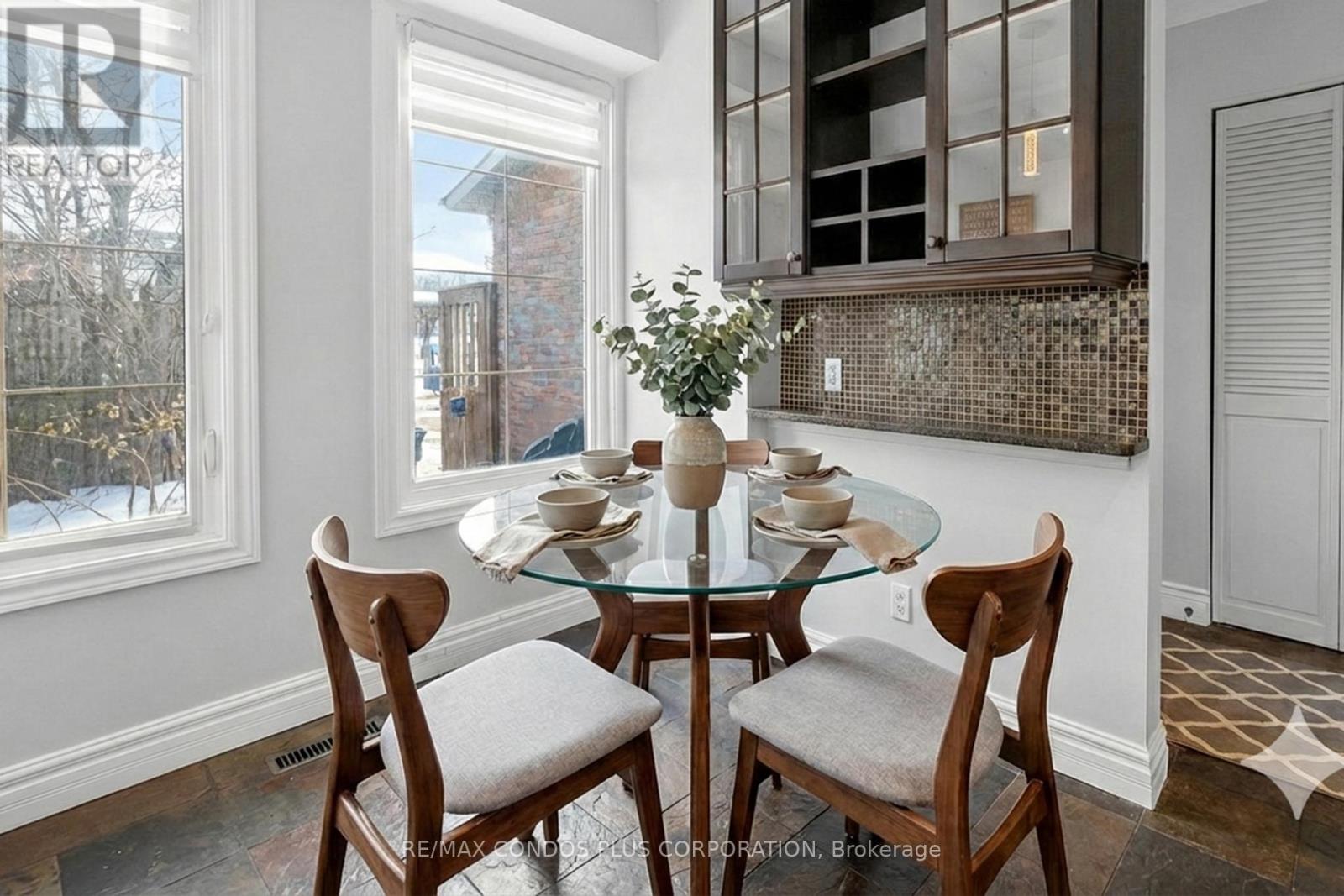 6956 Cadiz Crescent, Mississauga, Ontario  L5N 1Y4 - Photo 9 - W12801722