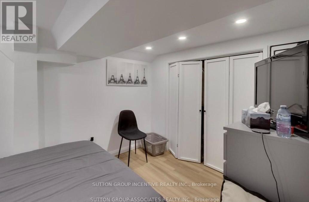 Lower - 97 Hatherley Road, Toronto, Ontario  M6E 1W3 - Photo 5 - W12801762