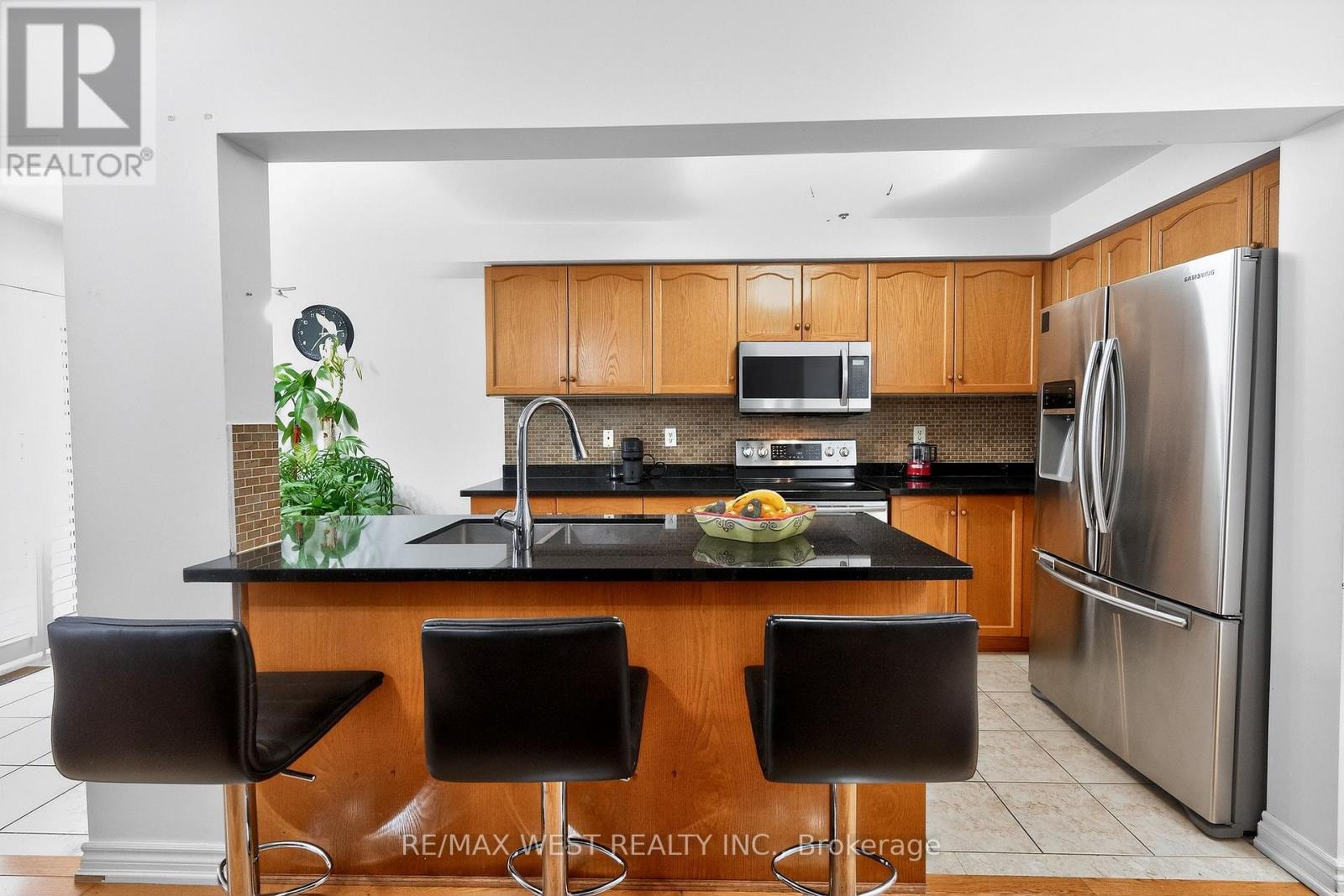 81 West Oak Crescent, Toronto, Ontario  M9N 3Z7 - Photo 15 - W12801766