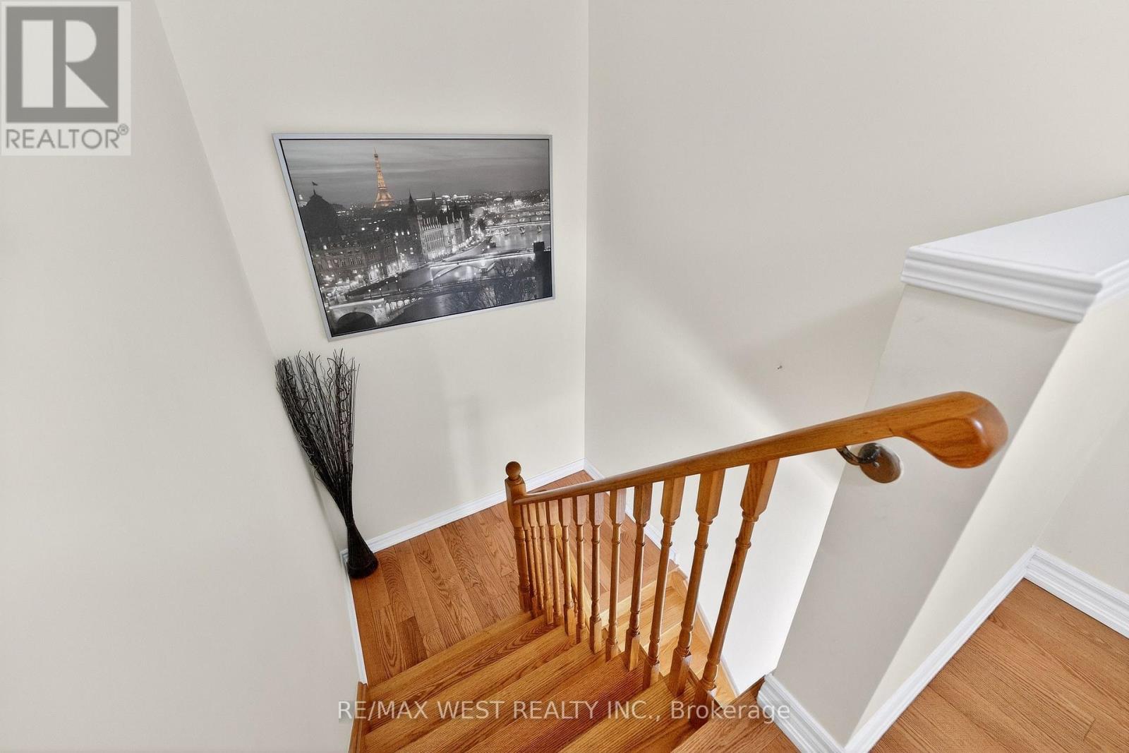 81 West Oak Crescent, Toronto, Ontario  M9N 3Z7 - Photo 17 - W12801766