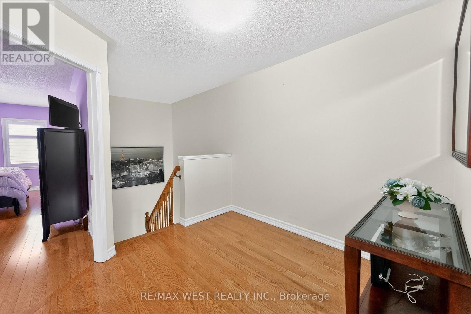 81 West Oak Crescent, Toronto, Ontario  M9N 3Z7 - Photo 18 - W12801766