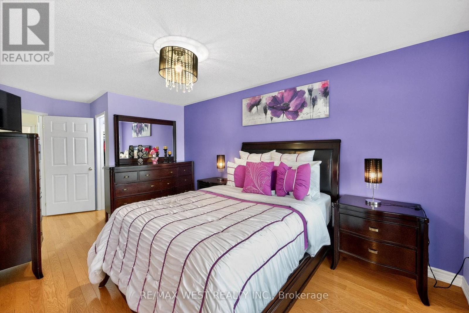 81 West Oak Crescent, Toronto, Ontario  M9N 3Z7 - Photo 21 - W12801766