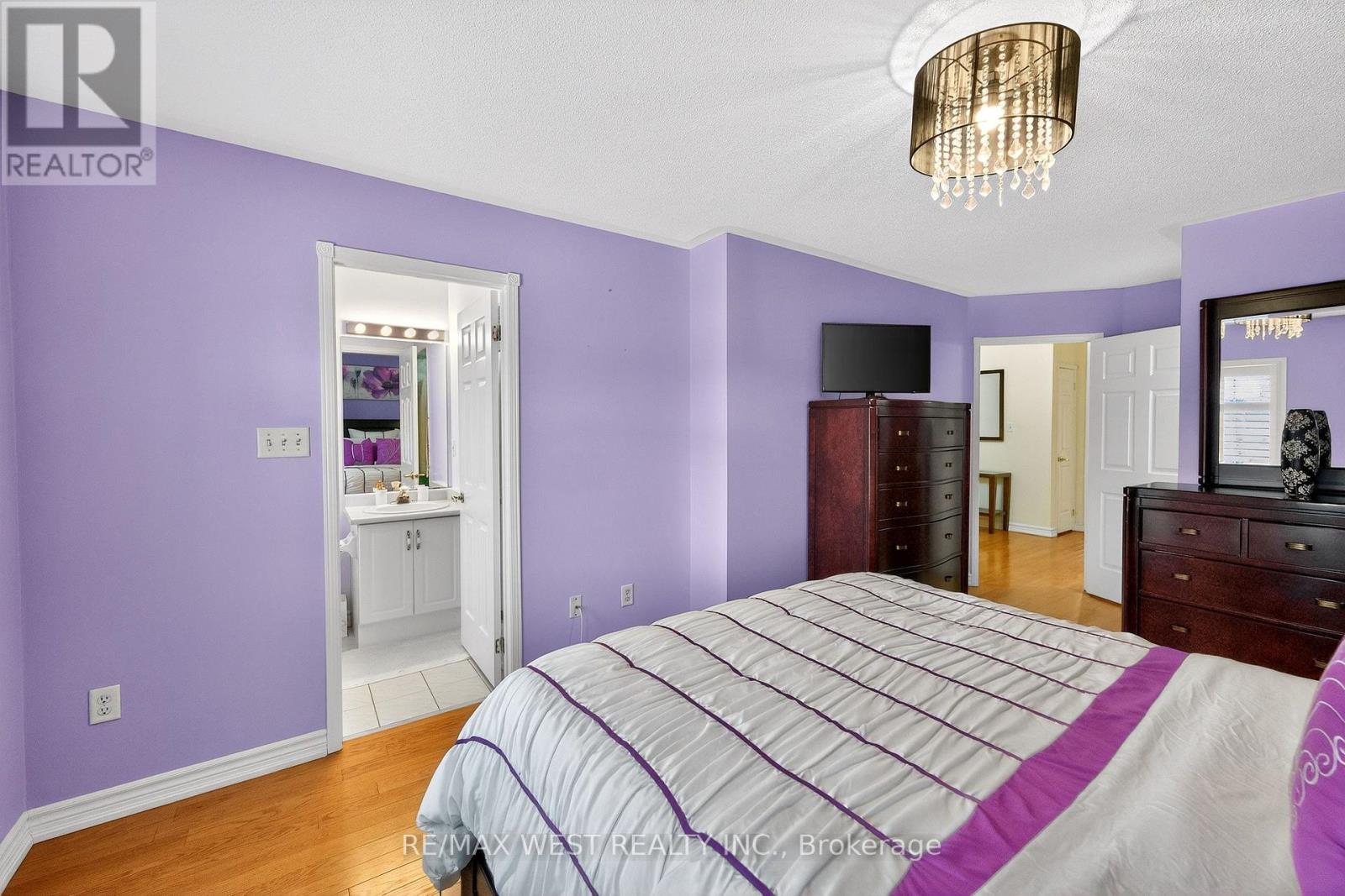 81 West Oak Crescent, Toronto, Ontario  M9N 3Z7 - Photo 22 - W12801766