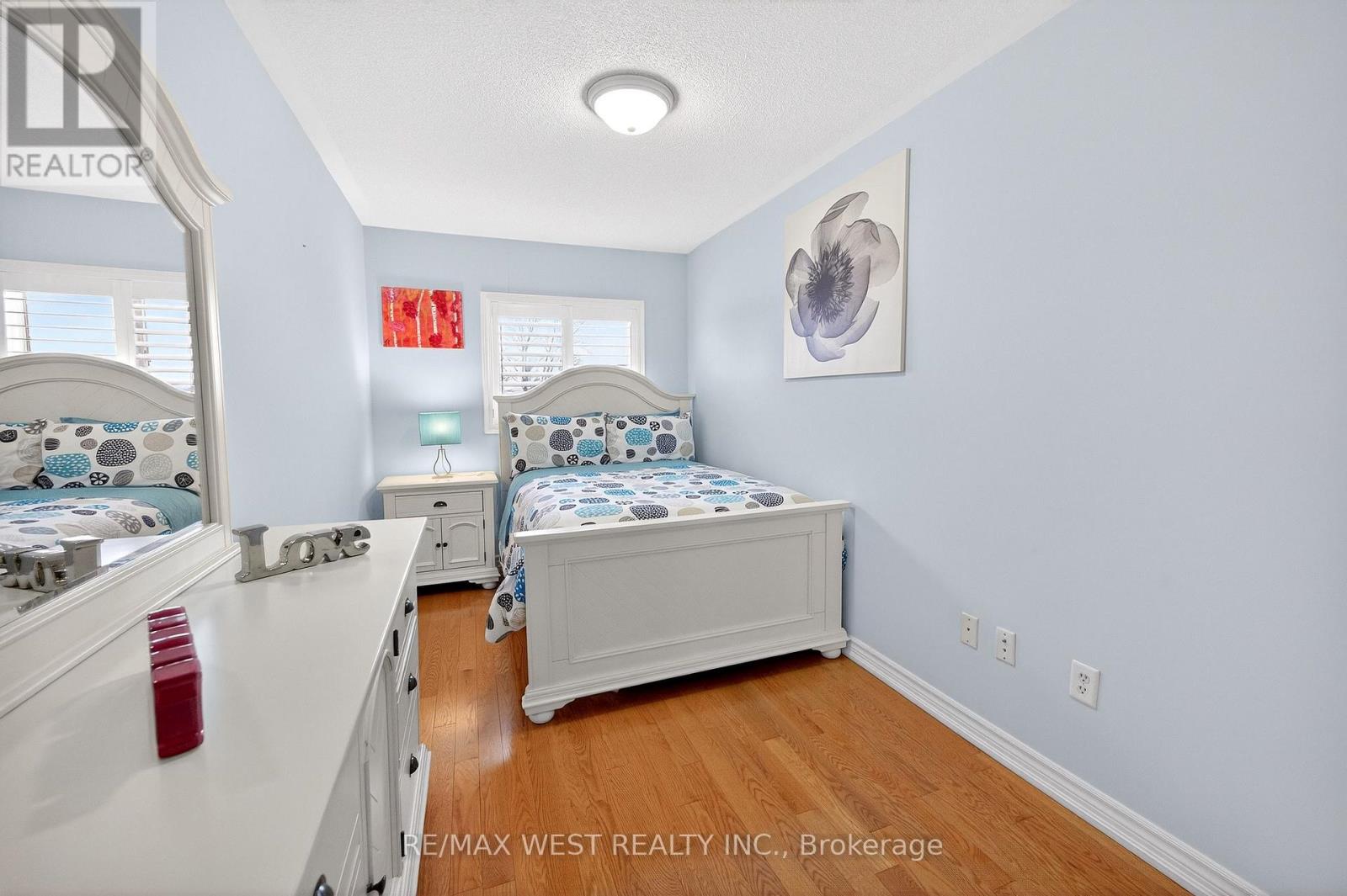 81 West Oak Crescent, Toronto, Ontario  M9N 3Z7 - Photo 27 - W12801766