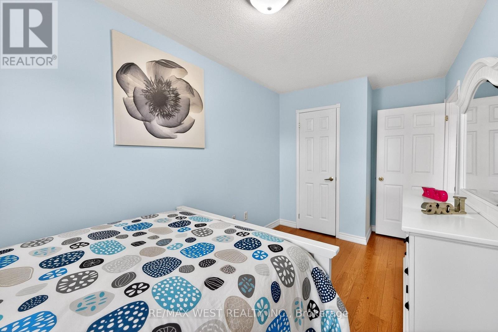 81 West Oak Crescent, Toronto, Ontario  M9N 3Z7 - Photo 28 - W12801766