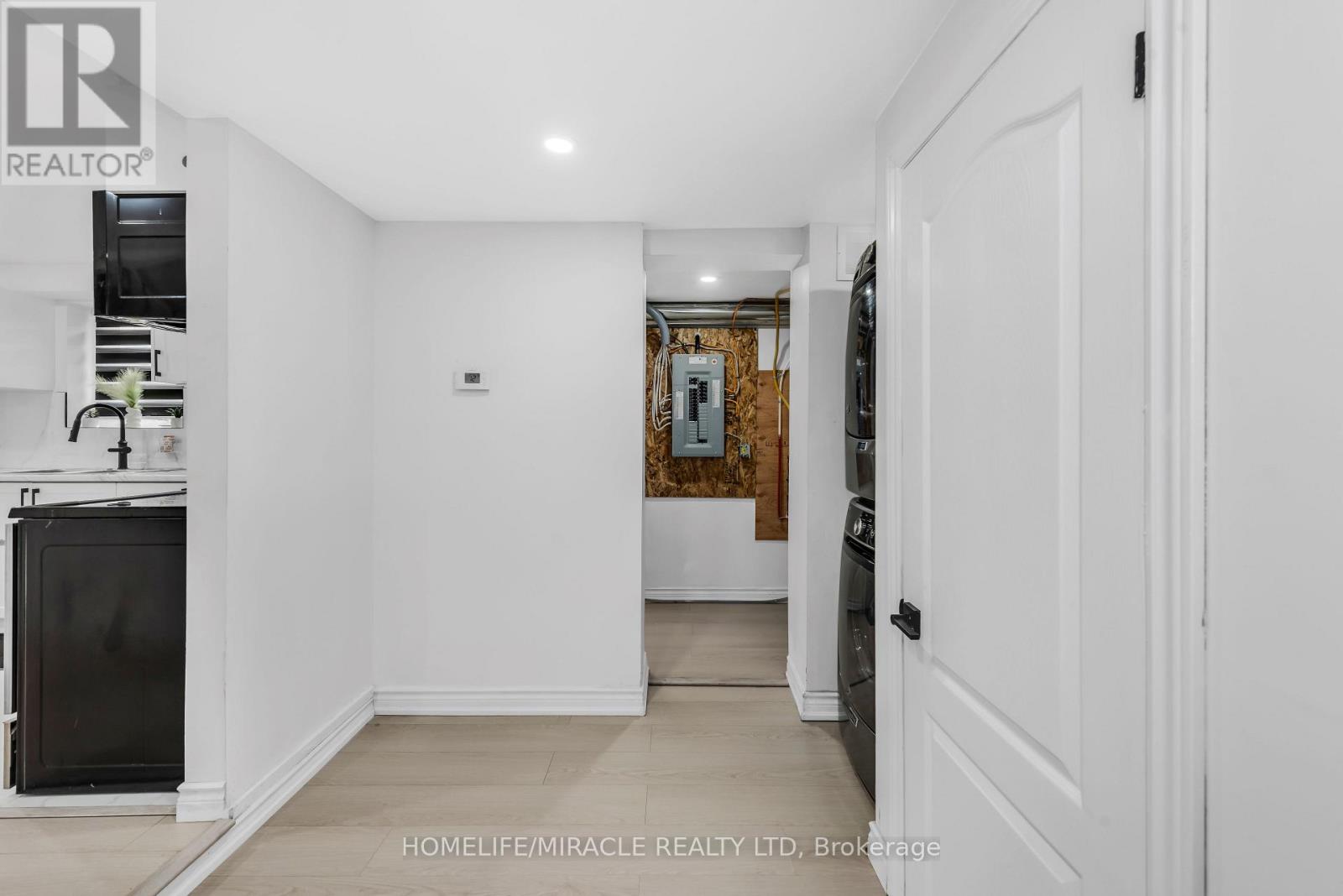 195 Randi Road, Mississauga, Ontario  L5A 1V6 - Photo 14 - W12801796