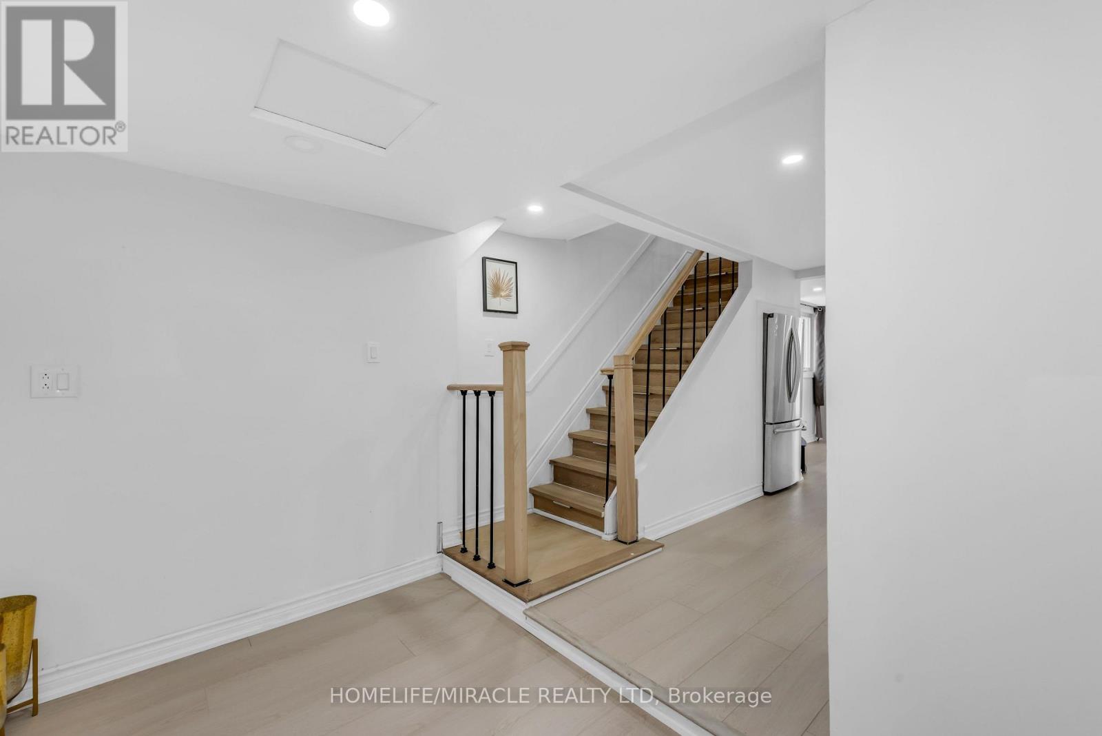 195 Randi Road, Mississauga, Ontario  L5A 1V6 - Photo 17 - W12801796