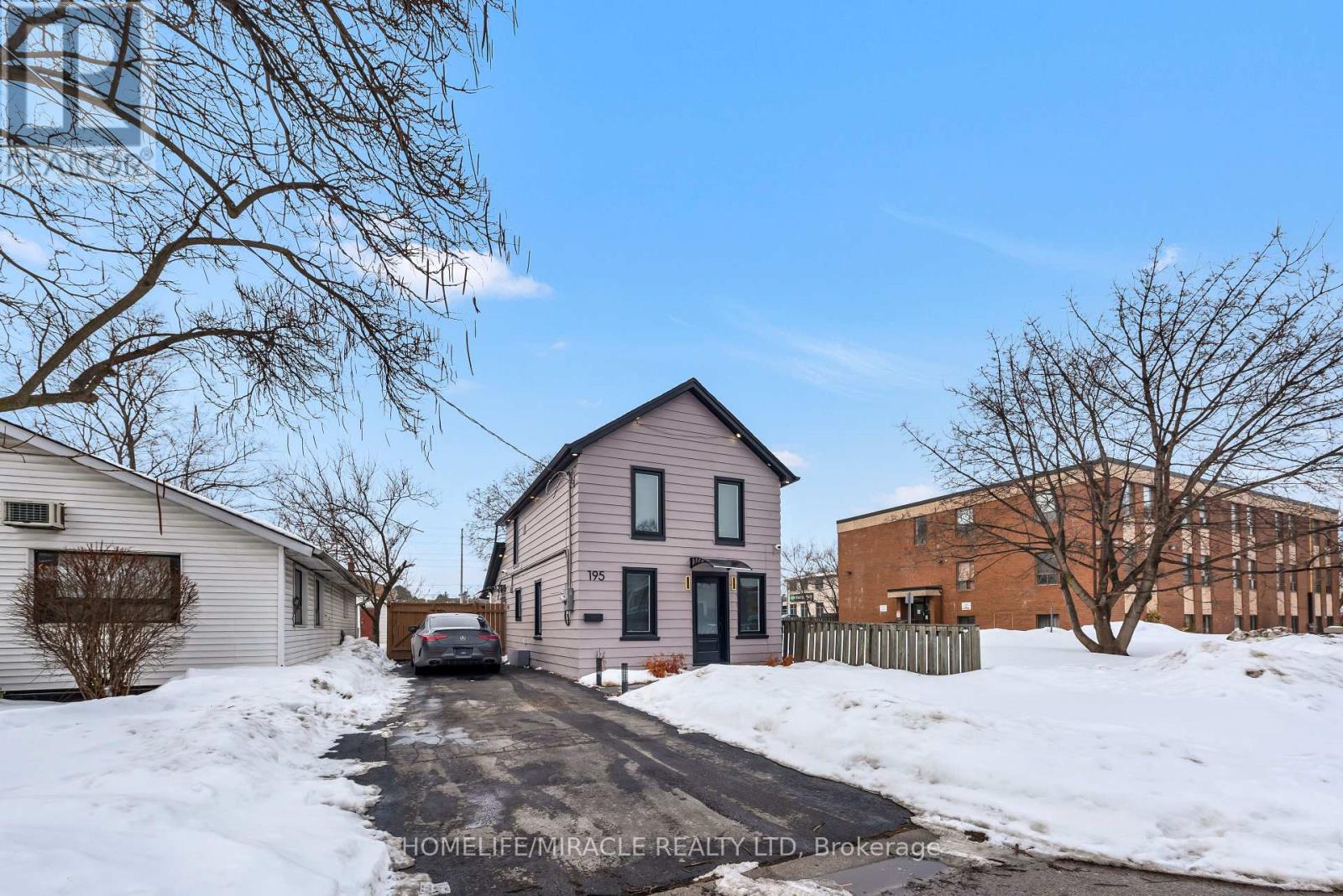 195 Randi Road, Mississauga, Ontario  L5A 1V6 - Photo 2 - W12801796