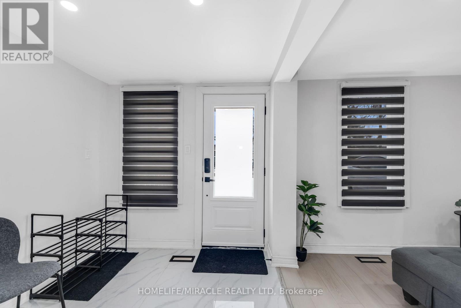 195 Randi Road, Mississauga, Ontario  L5A 1V6 - Photo 5 - W12801796