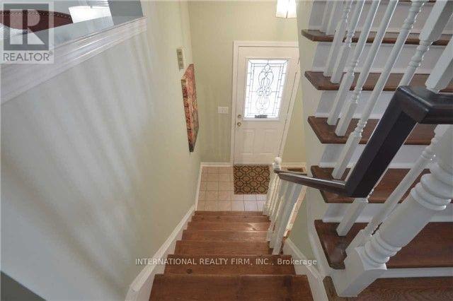 M & U - 3259 High Springs Crescent N, Mississauga, Ontario  L5B 4G7 - Photo 6 - W12801804