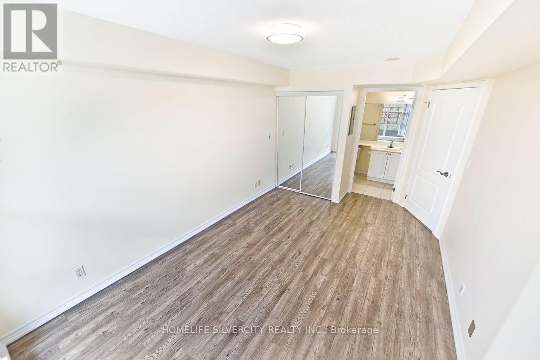 412 - 1 Elm Street S, Mississauga, Ontario  L5B 4M1 - Photo 10 - W12801818