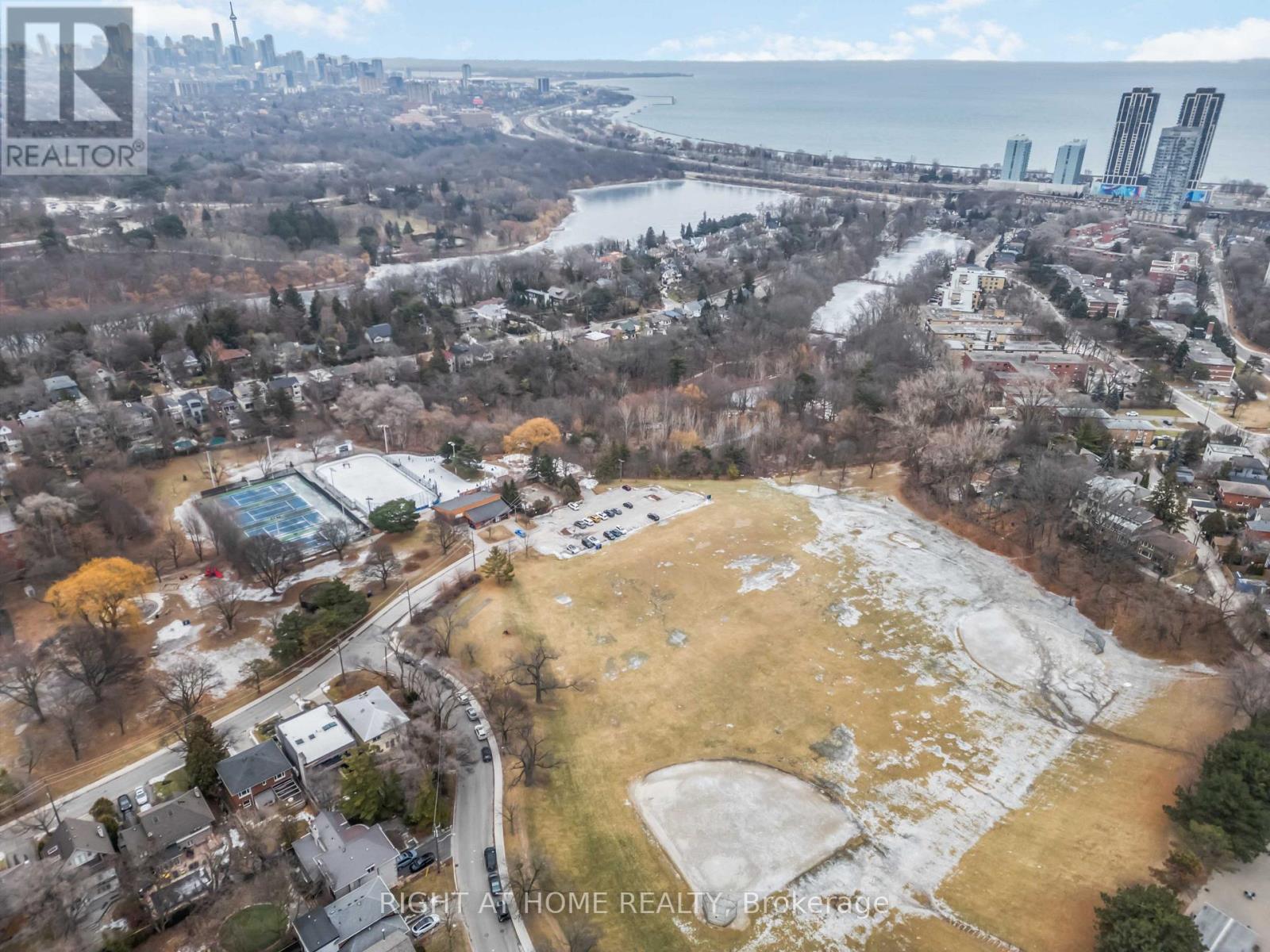 34a Morningside Avenue, Toronto, Ontario  M6S 1C4 - Photo 33 - W12801830