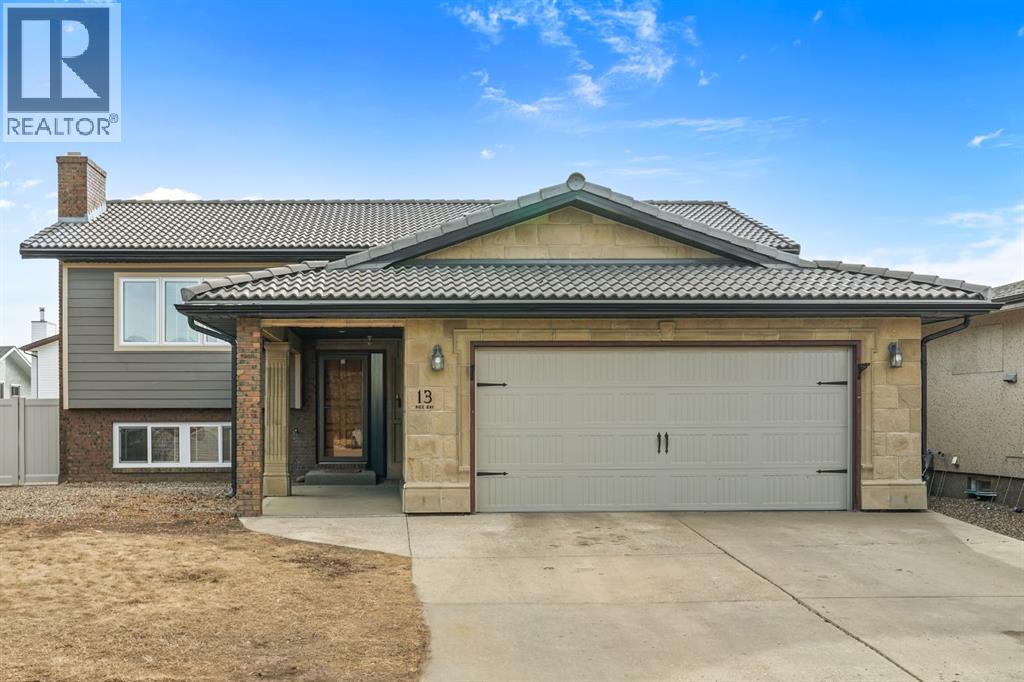 13 Rice Bay Se, Medicine Hat, Alberta  T1B 3X2 - Photo 1 - A2287485