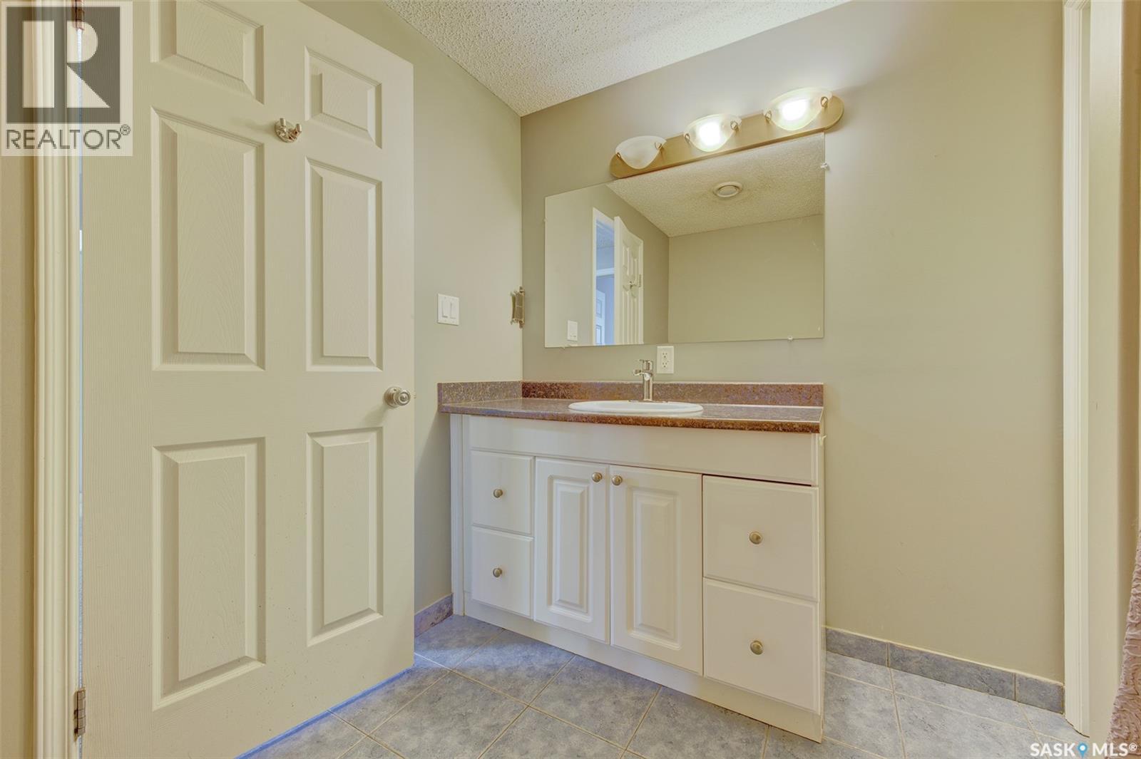 342 Stensrud Road, Saskatoon, Saskatchewan  S7W 1B4 - Photo 32 - SK028843