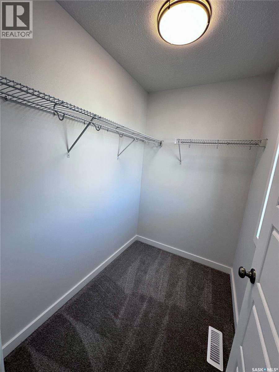 5449 Buckingham Drive E, Regina, Saskatchewan  S4V 4B5 - Photo 8 - SK028819