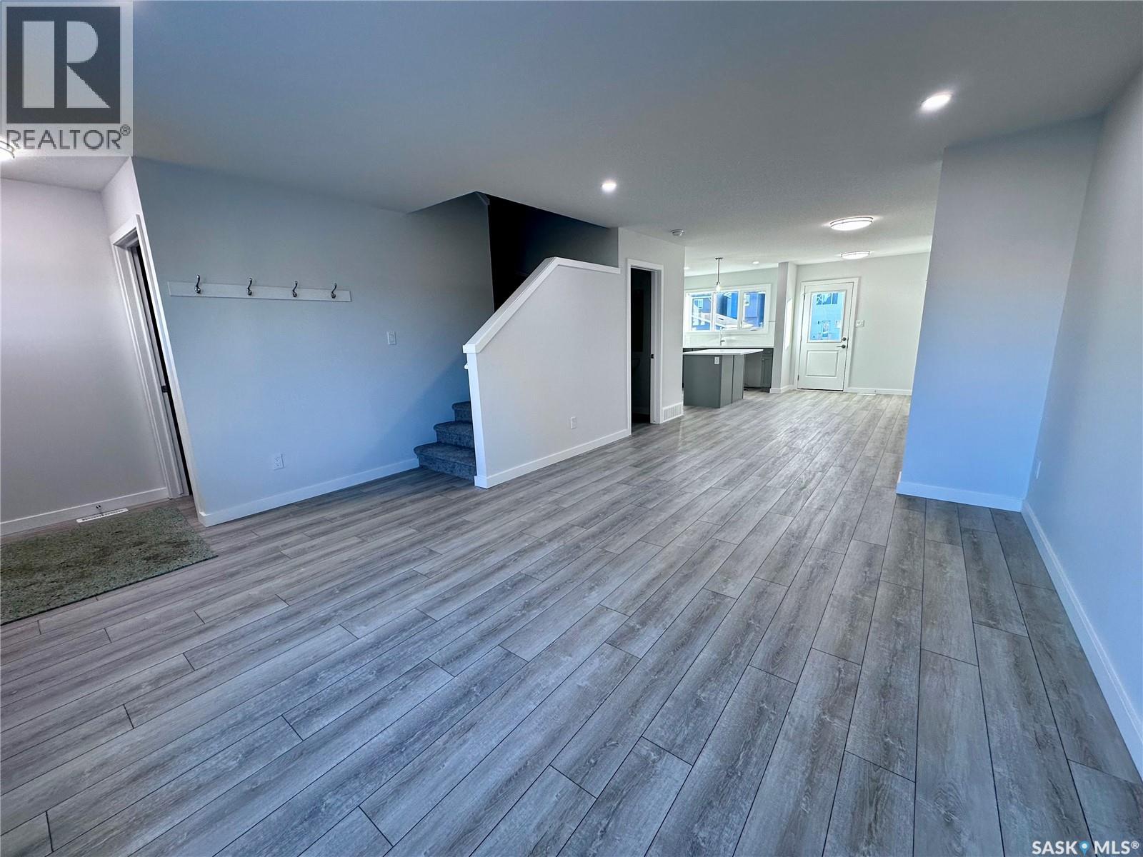 5453 Buckingham Drive E, Regina, Saskatchewan  S4V 4B5 - Photo 2 - SK028818