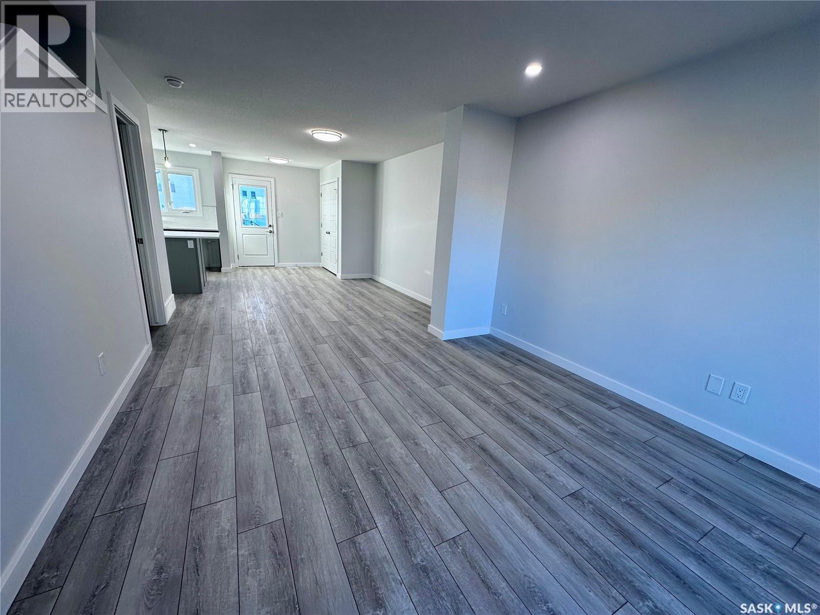 5453 Buckingham Drive E, Regina, Saskatchewan  S4V 4B5 - Photo 3 - SK028818