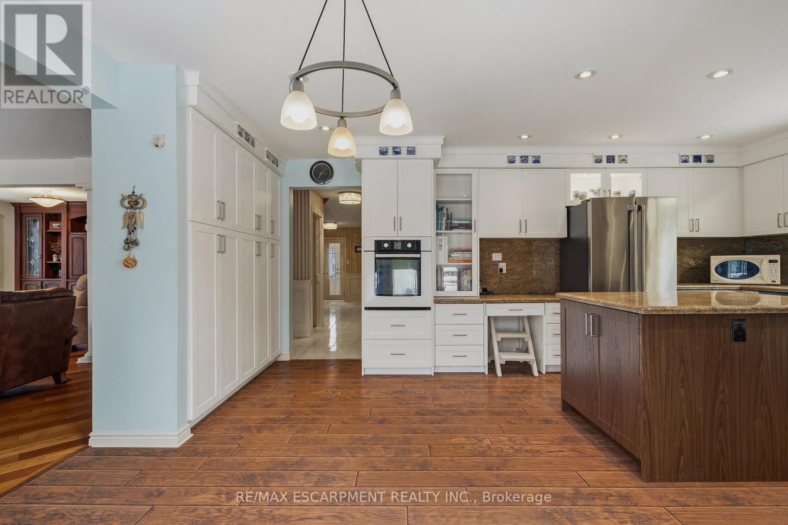 141 Garden Avenue, Hamilton, Ontario  L9G 4V9 - Photo 10 - X12801562