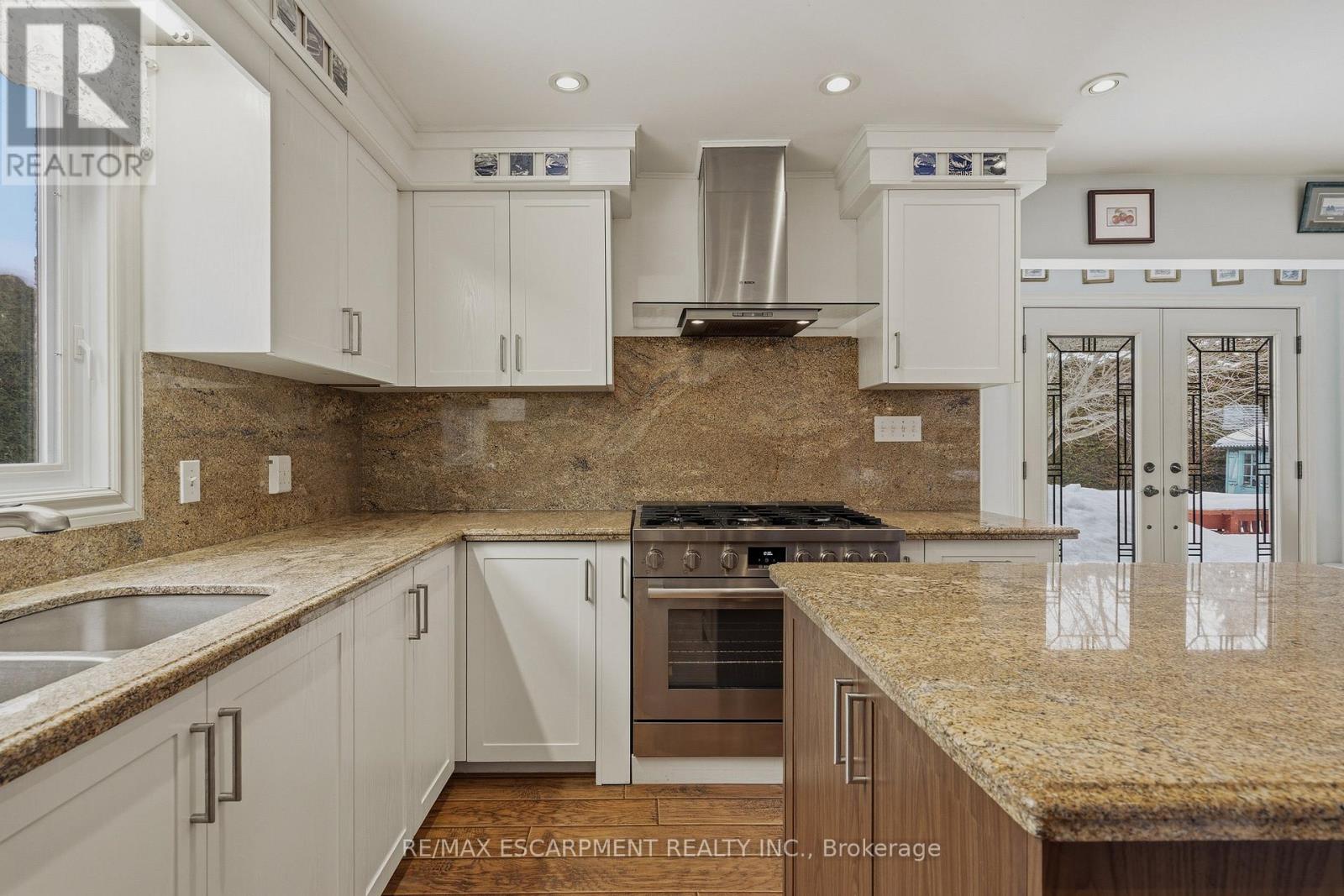 141 Garden Avenue, Hamilton, Ontario  L9G 4V9 - Photo 13 - X12801562