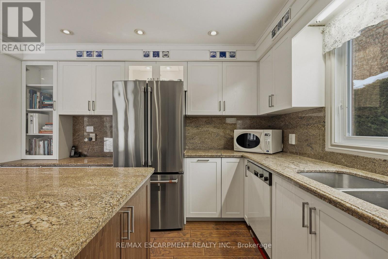 141 Garden Avenue, Hamilton, Ontario  L9G 4V9 - Photo 14 - X12801562