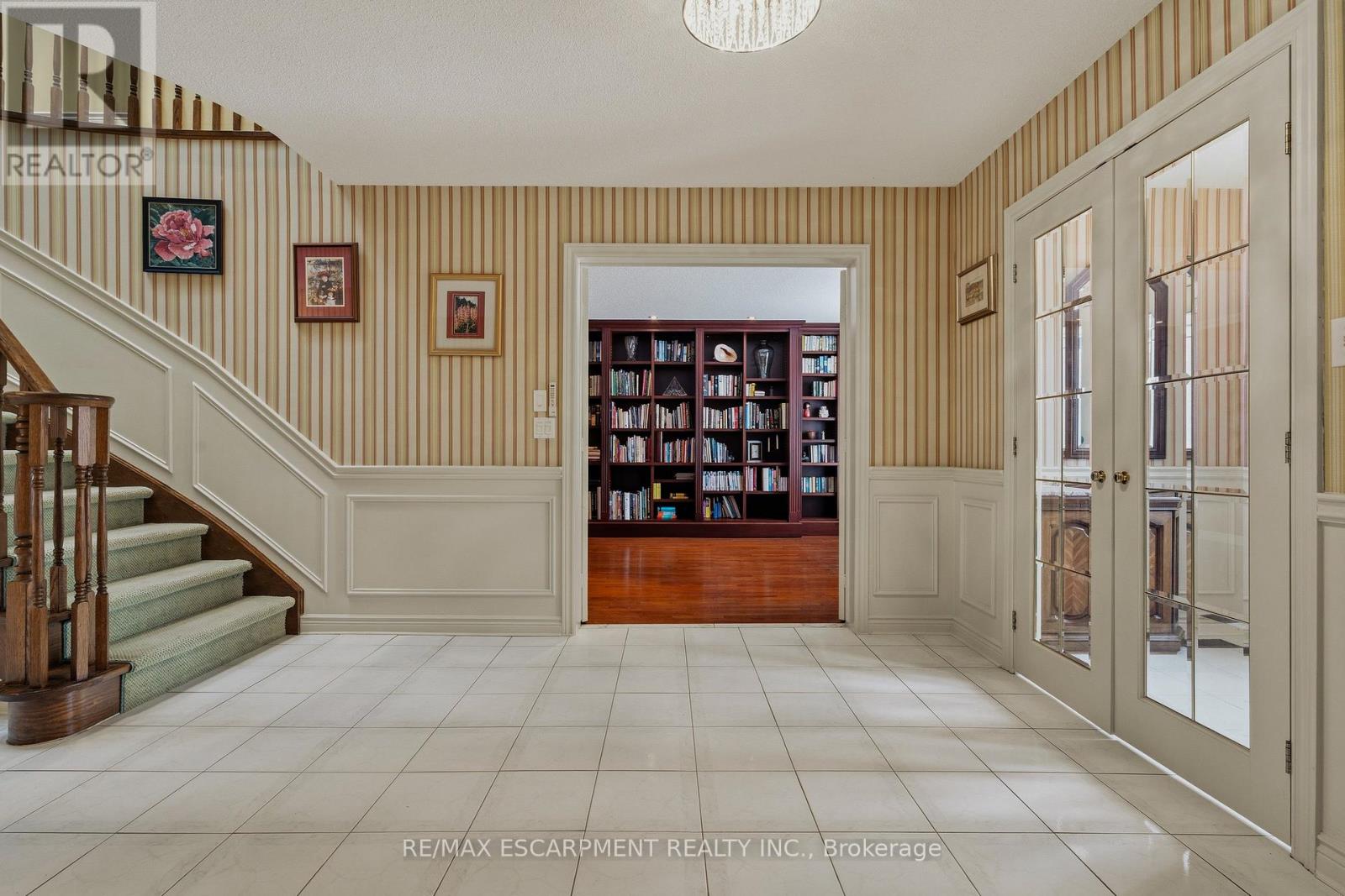 141 Garden Avenue, Hamilton, Ontario  L9G 4V9 - Photo 3 - X12801562