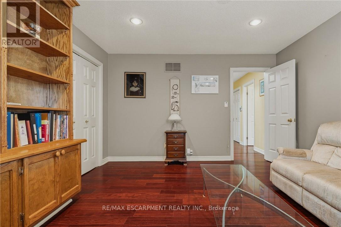 141 Garden Avenue, Hamilton, Ontario  L9G 4V9 - Photo 37 - X12801562