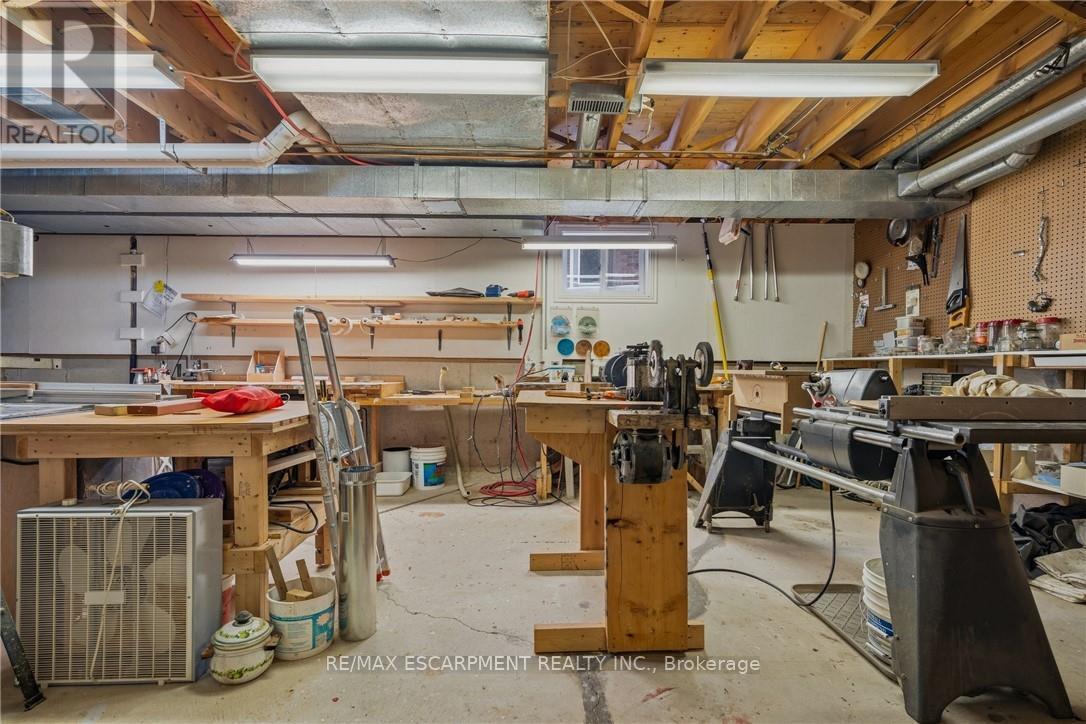 141 Garden Avenue, Hamilton, Ontario  L9G 4V9 - Photo 38 - X12801562