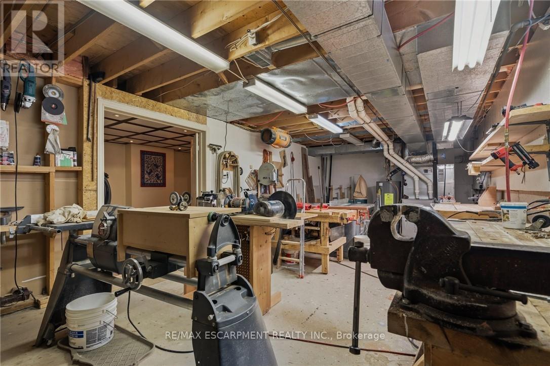 141 Garden Avenue, Hamilton, Ontario  L9G 4V9 - Photo 39 - X12801562