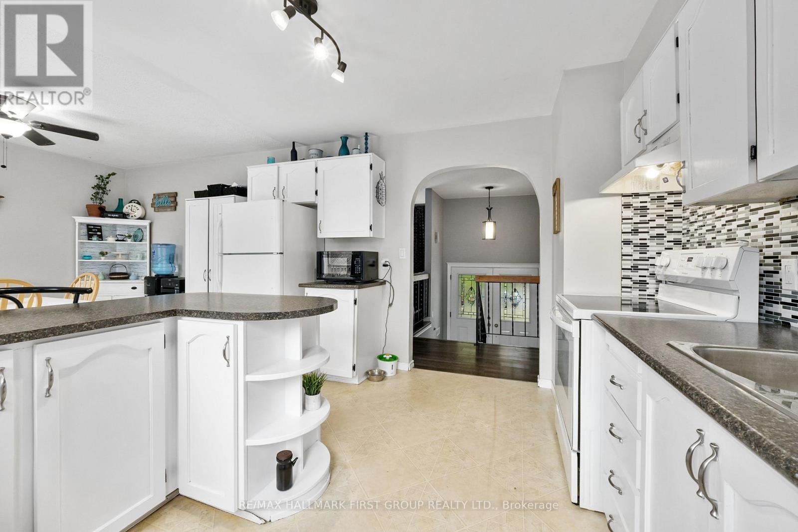 605 Burwash Street, Cobourg, Ontario  K9A 4V9 - Photo 10 - X12801650