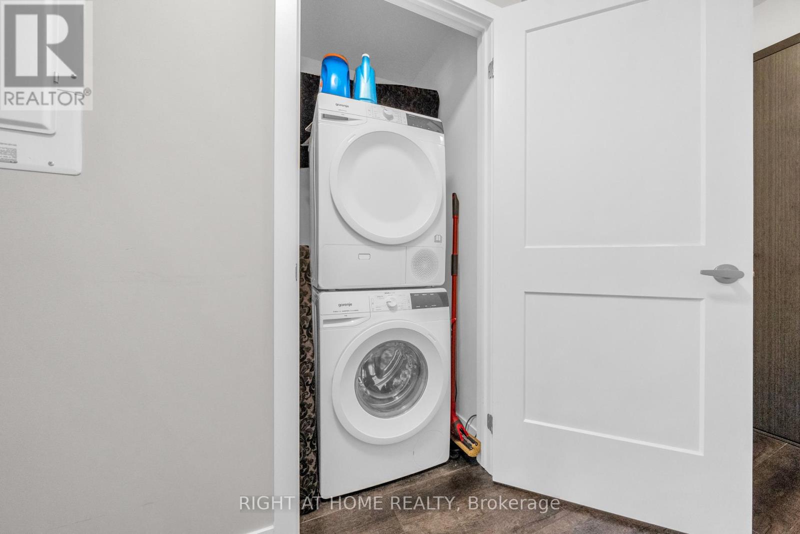 807 - 15 Queen Street S, Hamilton, Ontario  L8P 0C6 - Photo 5 - X12801696