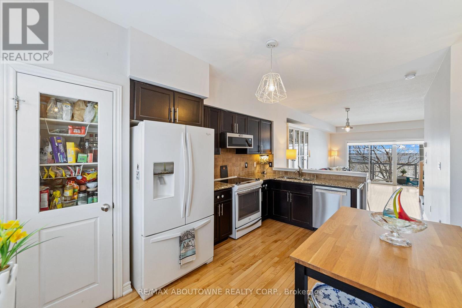 #3 - 337 Beach Boulevard, Hamilton, Ontario  L8H 6W4 - Photo 7 - X12801740