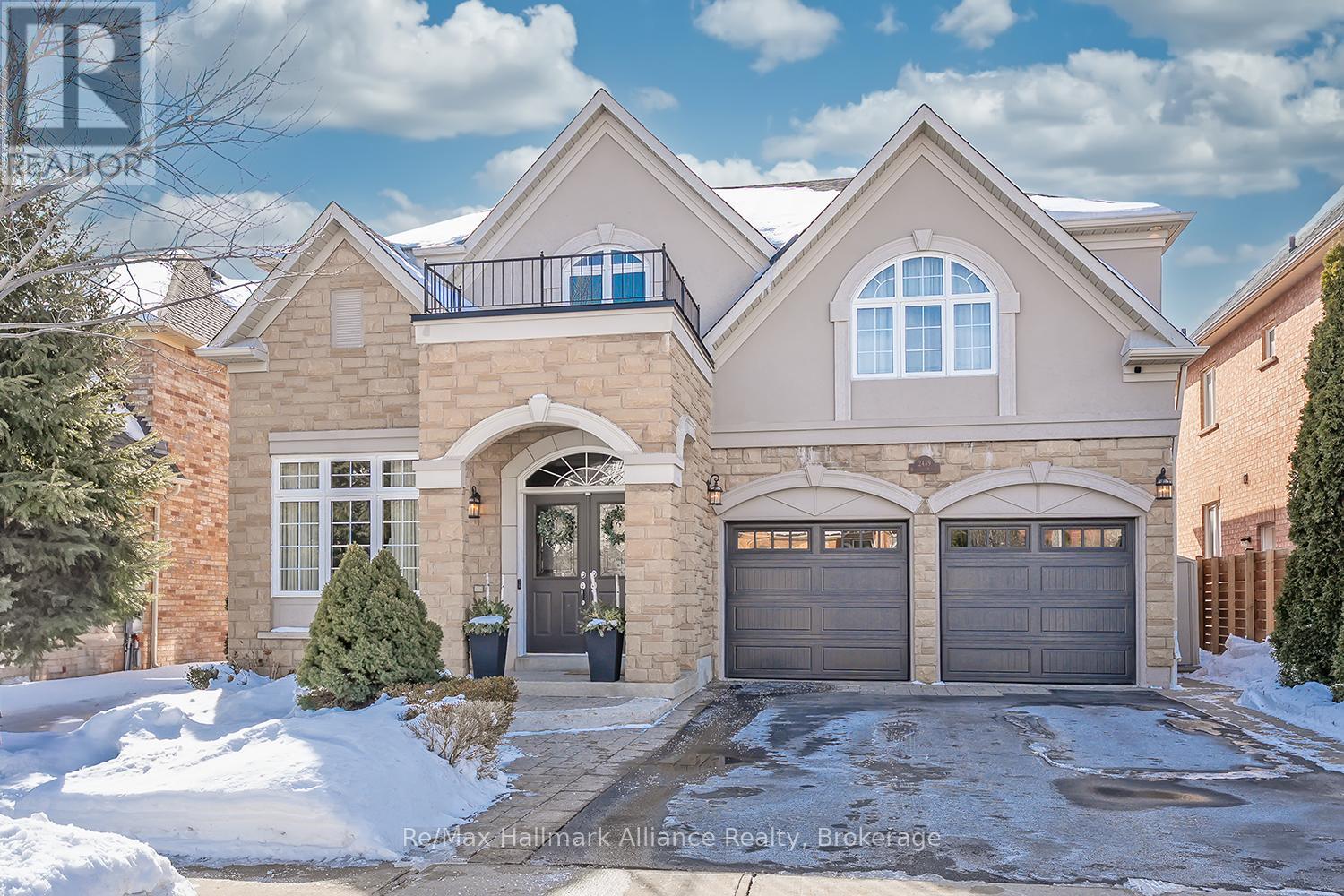2489 WHISTLING SPRINGS CRESCENT, Oakville, Ontario