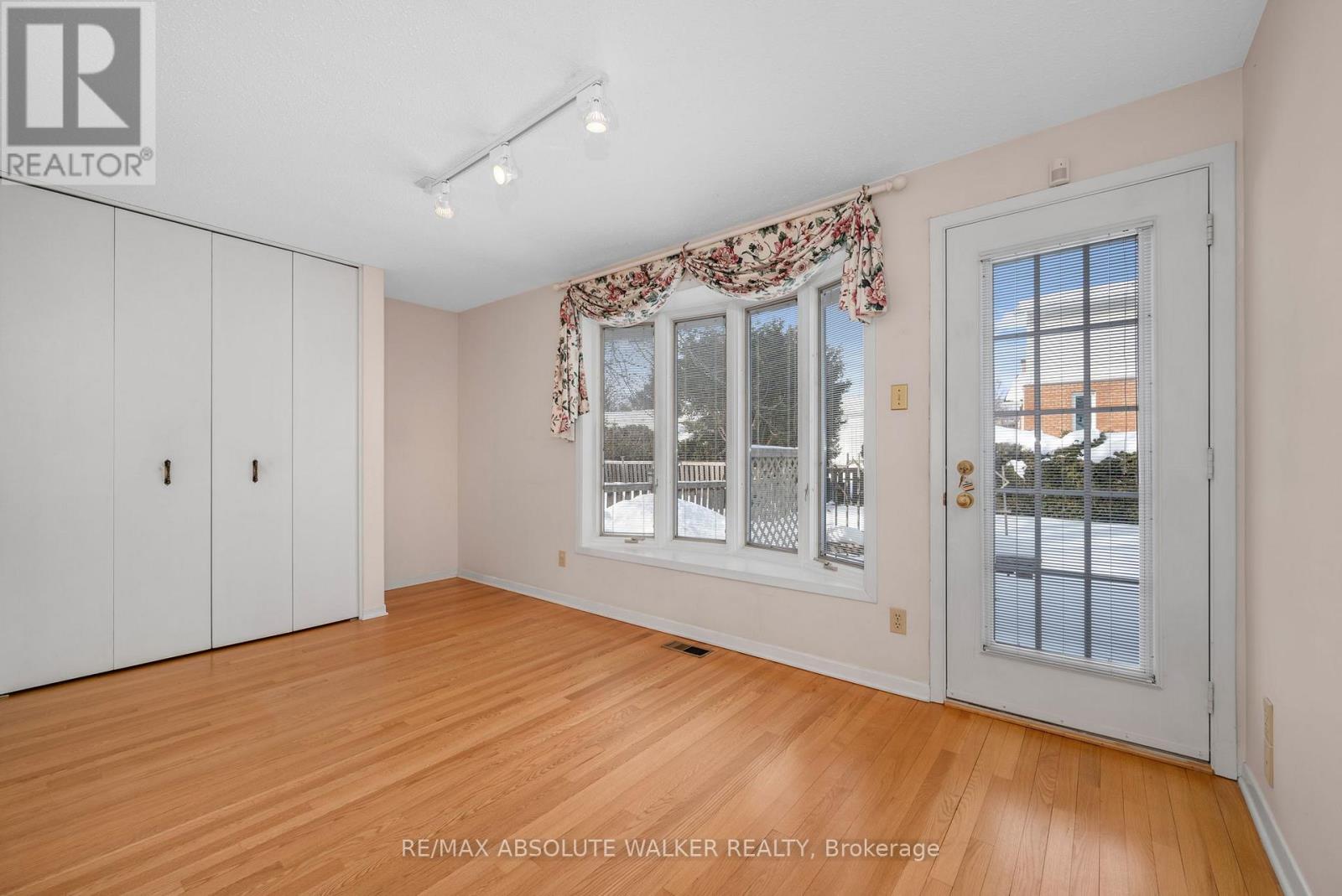 1851 Burfield Avenue, Ottawa, Ontario  K1J 6S9 - Photo 23 - X12793936