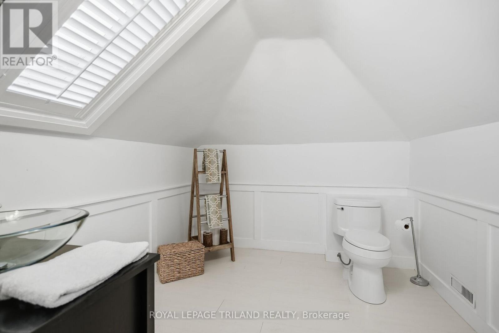 Photo 30 of 47 for 831 Riverside Drive