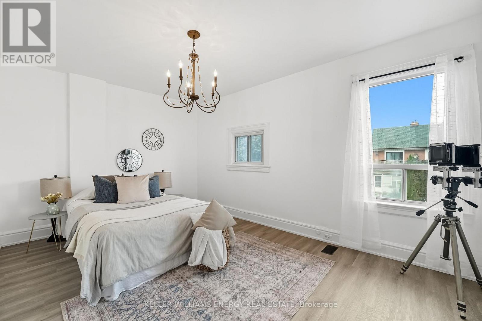 25 Spring Grove Avenue, Toronto, Ontario  M6N 3H2 - Photo 33 - W12788632