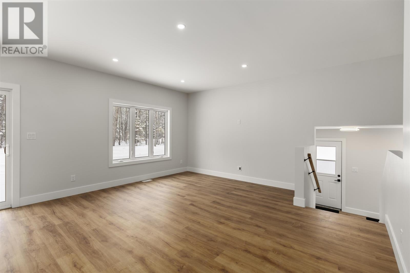 28 Sherwood Pkwy, Sault Ste. Marie, Ontario  P6C 3A8 - Photo 5 - SM260114