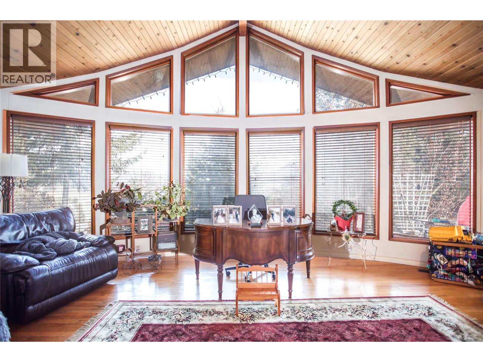 164 Cliffview Drive, Enderby, British Columbia  V4Y 4C1 - Photo 3 - 10375312