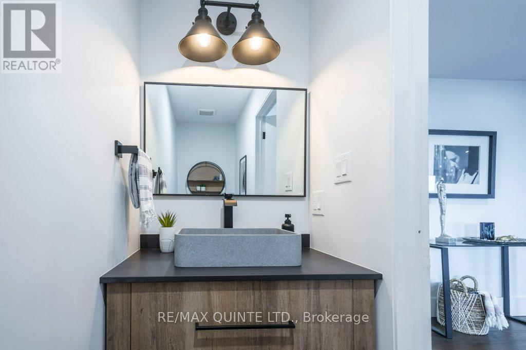 1190 County Rd 3 Road, Prince Edward County (Ameliasburg Ward), Ontario  K8N 4Z1 - Photo 30 - X12801842