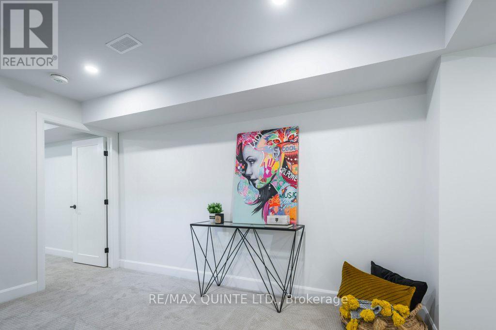 1190 County Rd 3 Road, Prince Edward County (Ameliasburg Ward), Ontario  K8N 4Z1 - Photo 32 - X12801842