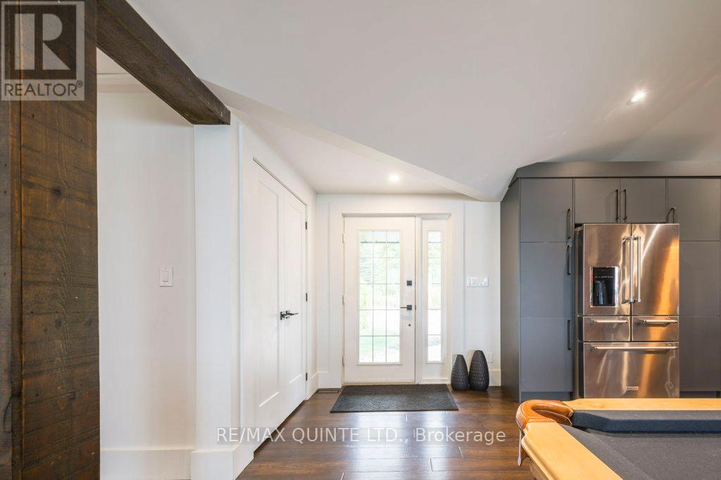 1190 County Rd 3 Road, Prince Edward County (Ameliasburg Ward), Ontario  K8N 4Z1 - Photo 6 - X12801842