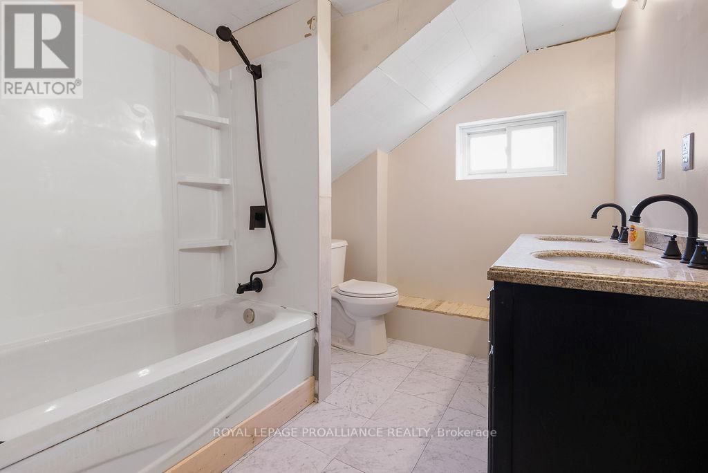 25 Thomas Street, Tweed (Hungerford (Twp)), Ontario  K0K 3H0 - Photo 28 - X12801932