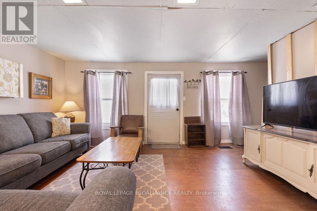 25 Thomas Street, Tweed (Hungerford (Twp)), Ontario  K0K 3H0 - Photo 4 - X12801932