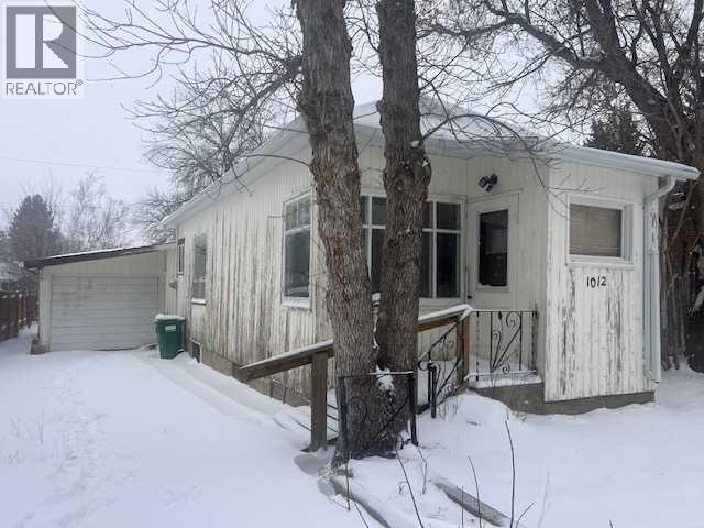 1012 11 Street S, Lethbridge, Alberta  T1K 1P5 - Photo 1 - A2287378