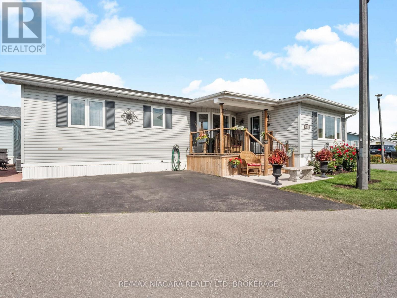 317 - 3033 Townline Road, Fort Erie, Ontario  L0S 1S1 - Photo 2 - X12478032